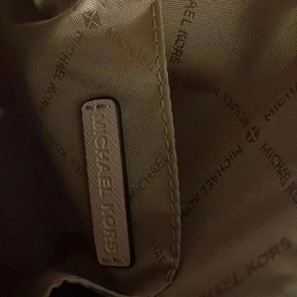 Michael Kors Small Handbag White and Khaki NWT - Picture 5 of 12